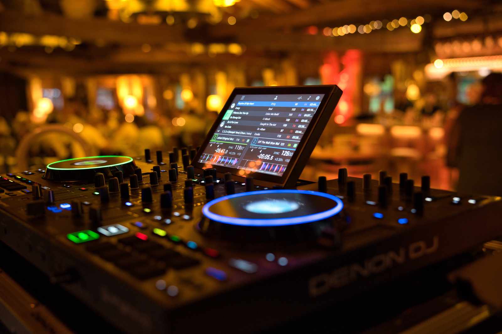 Mischpult mit Playlist von DJ Tobias