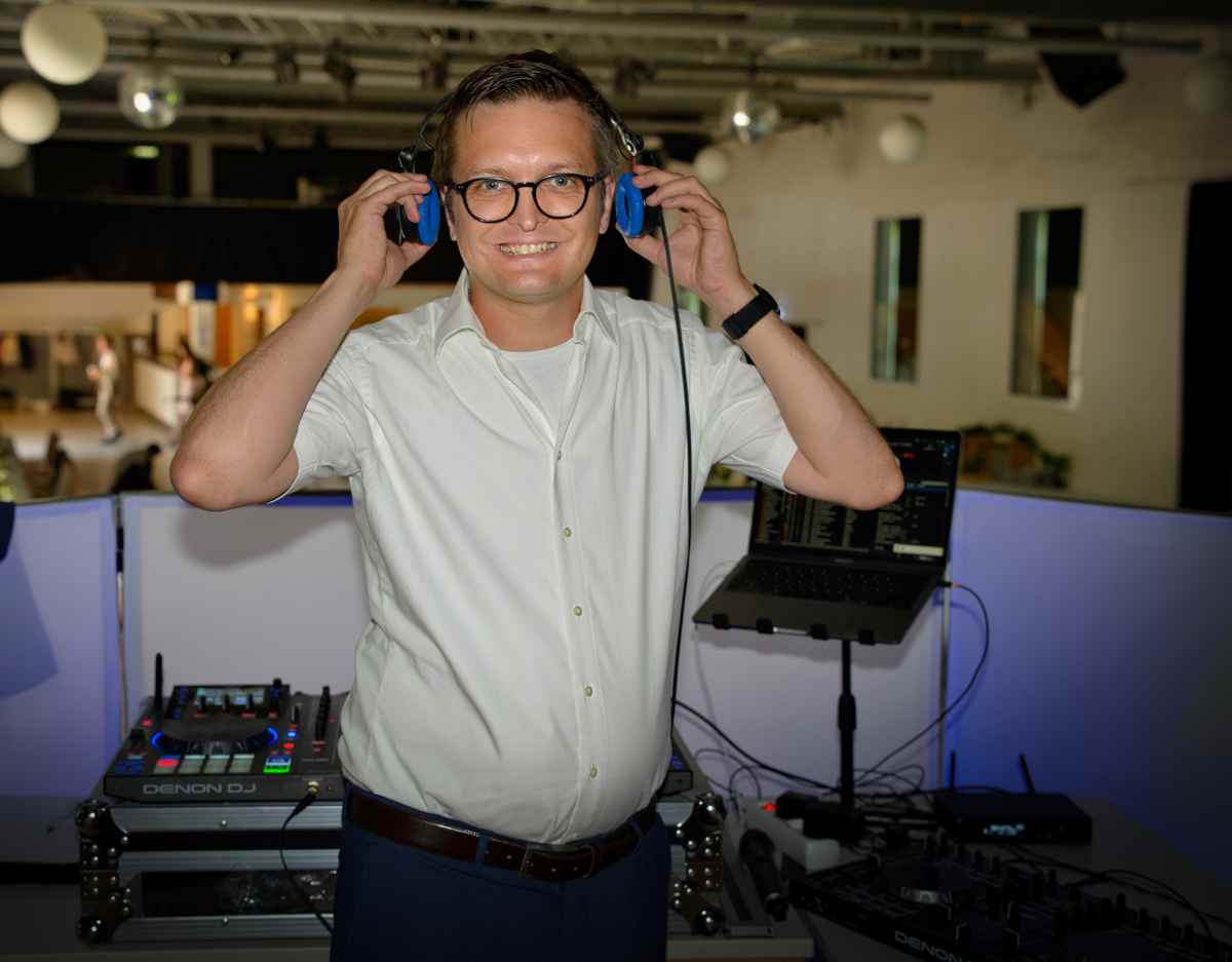 DJ Tobias im Bürgerzentrum Engelshof, Köln