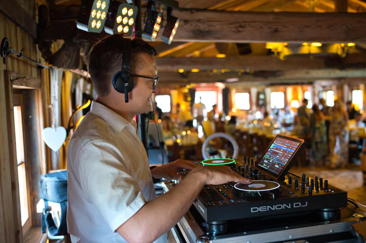 DJ Tobias in der Wickerbachalm